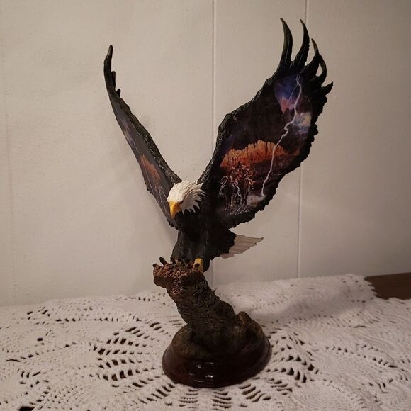 Bradford Exchange "Mystic Quest" from Sacred Spirits Collection Eagle Statue - Picture 1 of 9